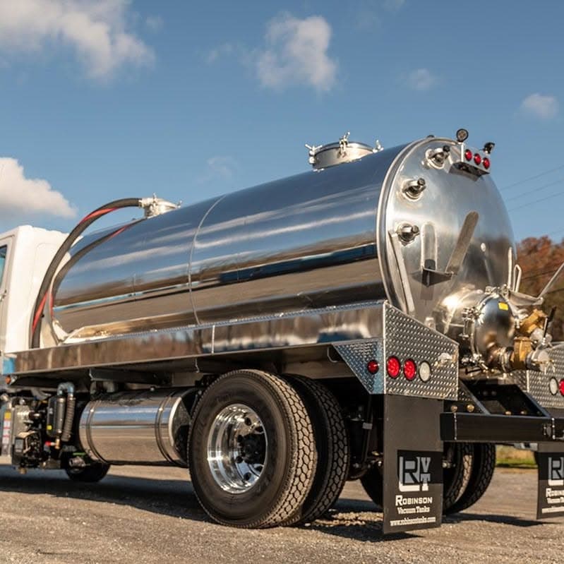 Quick Pump and Clean stainless steel pump truck